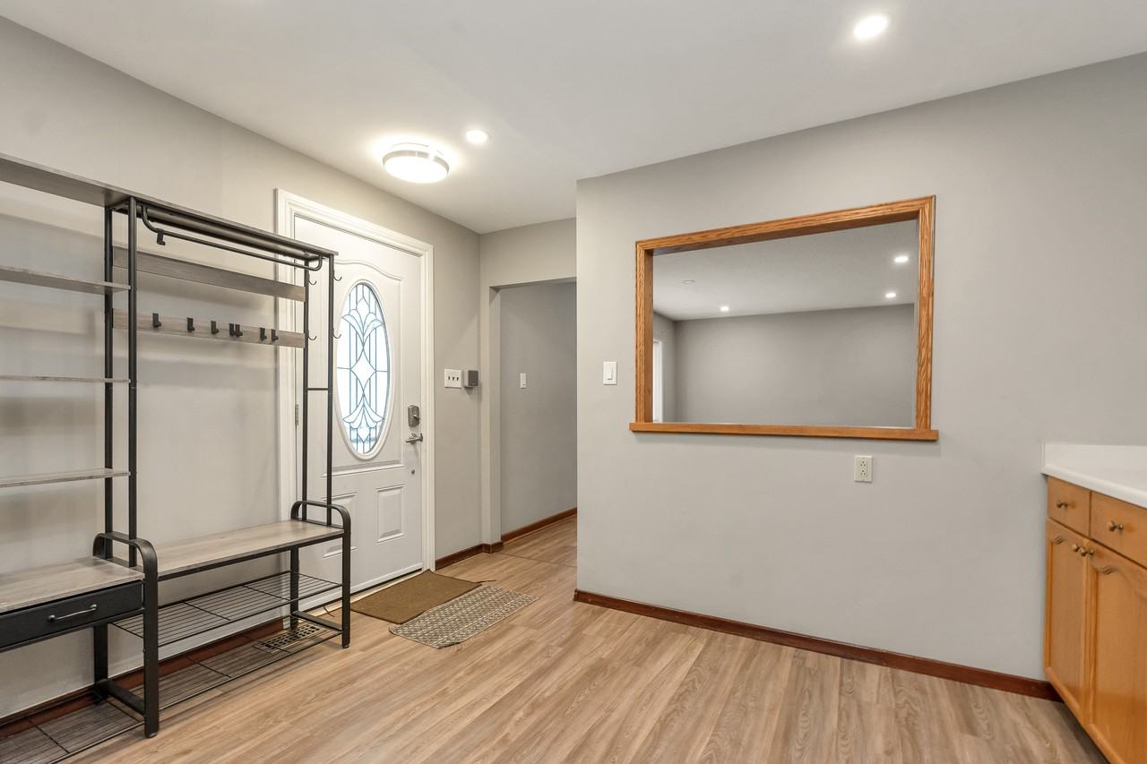 178 Wellington St E, Barrie, ON L4M 2C8, Canada - Photo 4 of 16