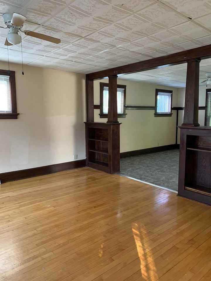 720 Clark Ct - Photo 2 of 5