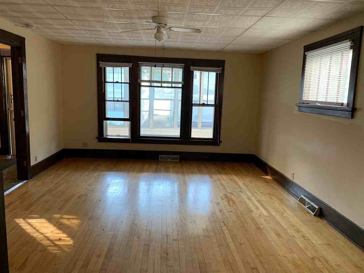 720 Clark Ct - Photo 3 of 5