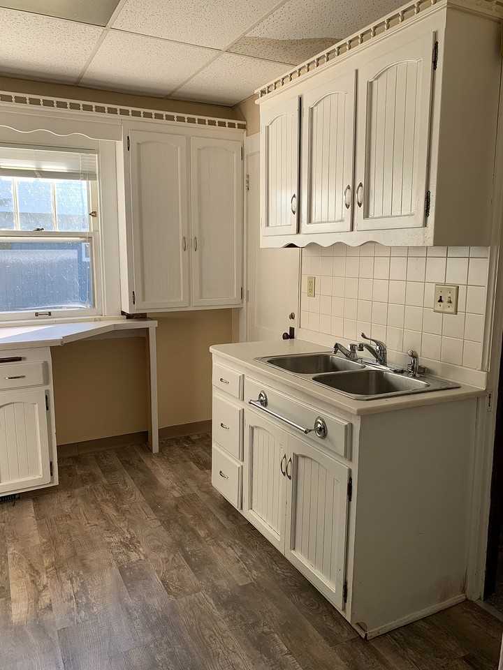 720 Clark Ct - Photo 4 of 5