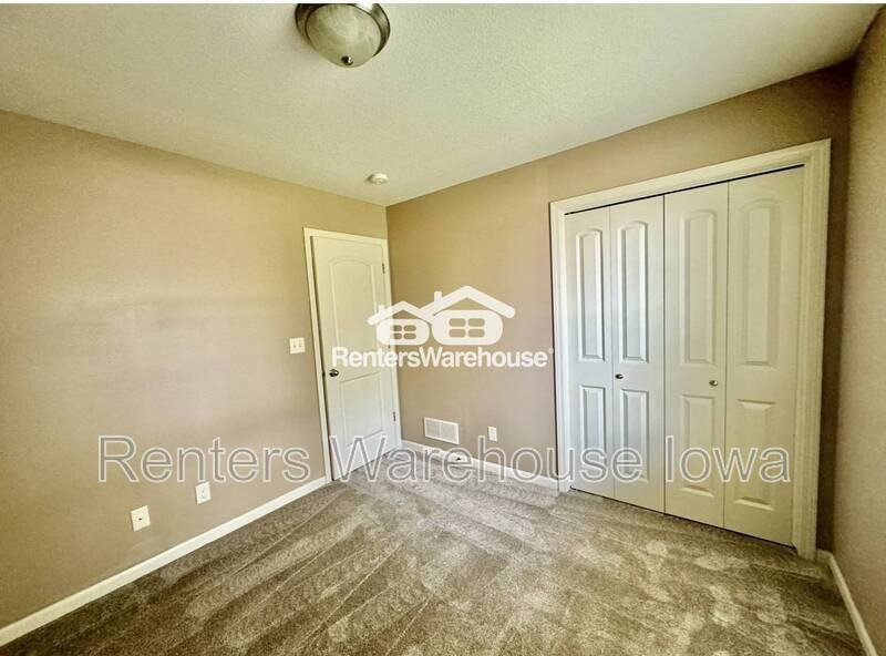 2004 63rd St #5 - Photo 5 of 21