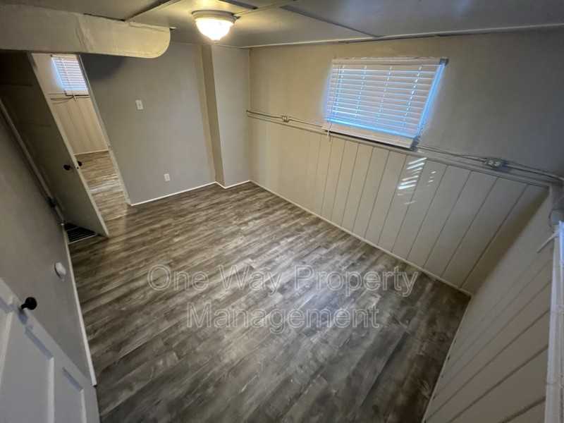 1112 7th St - Photo 4 of 14