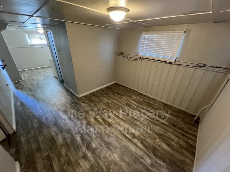 1112 7th St - Photo 7 of 14