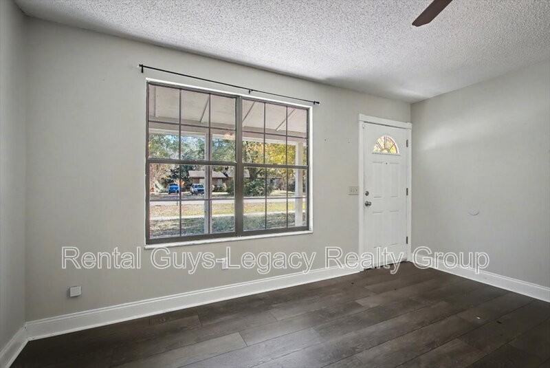 2120 Blair Rd - Photo 4 of 30