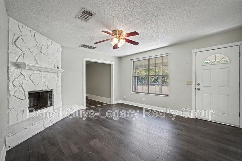 2120 Blair Rd - Photo 6 of 30