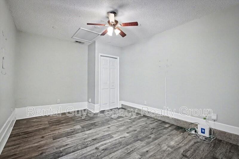 2120 Blair Rd - Photo 7 of 30