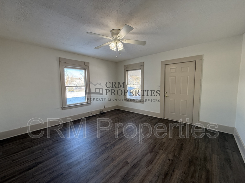 811 N Webster St - Photo 2 of 18