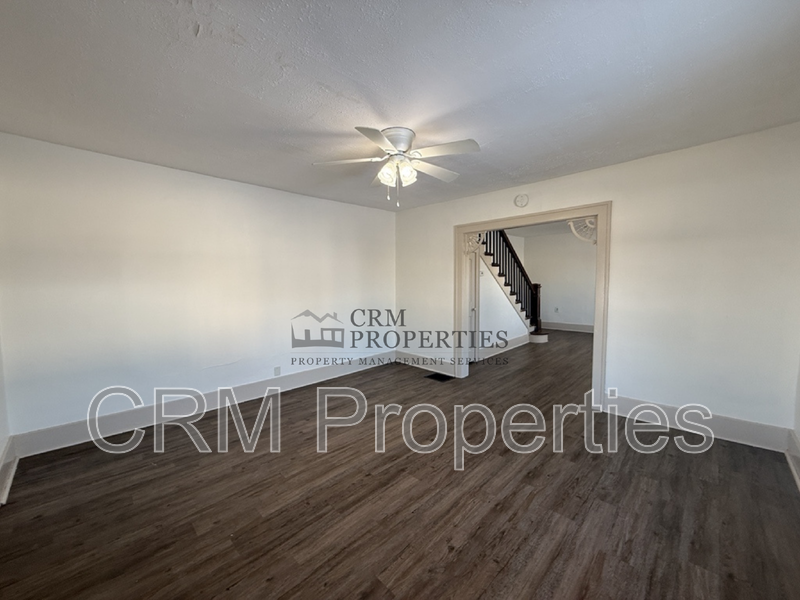 811 N Webster St - Photo 3 of 18