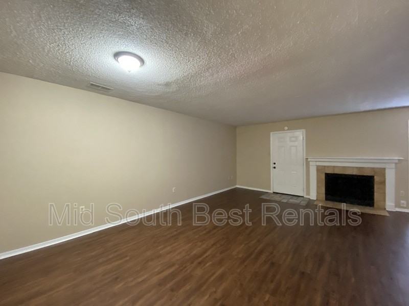 3082 Littlefield Cv - Photo 3 of 17