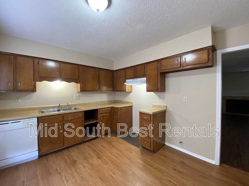 3082 Littlefield Cv - Photo 4 of 17