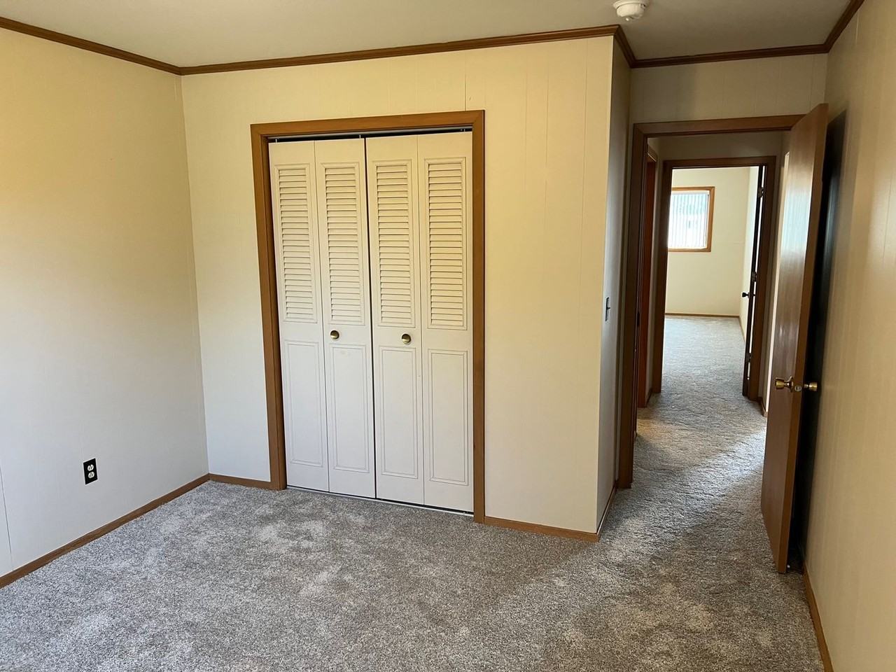 1960 Burton St Se - Photo 7 of 16