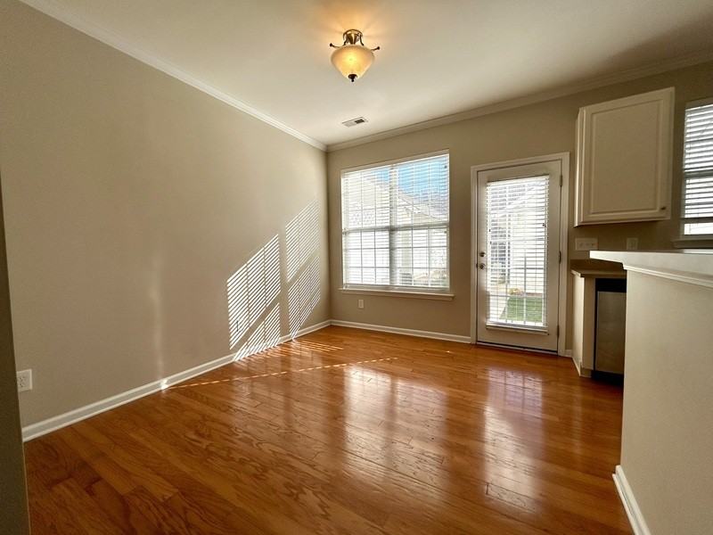 1121 Drummond Ln - Photo 5 of 23