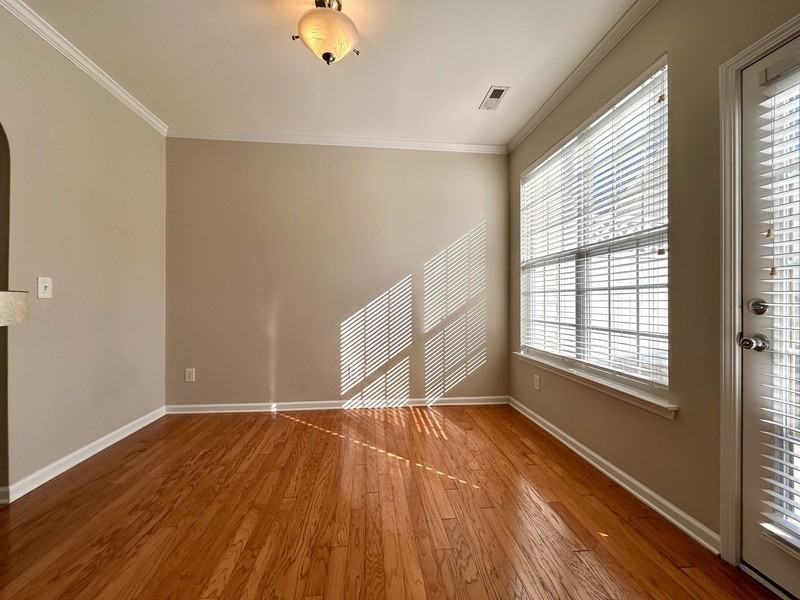 1121 Drummond Ln - Photo 6 of 23