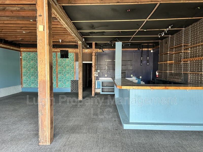 2617 Broad Ave - Photo 5 of 11