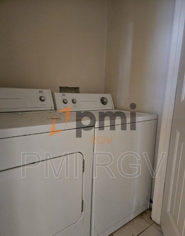 3704 Wyndham Ave - Photo 2 of 11