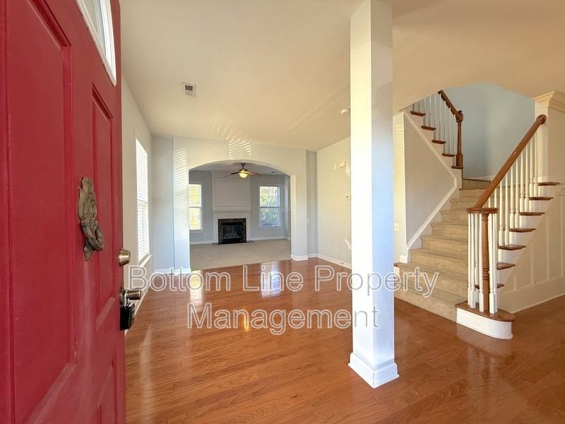 2420 Early Flight Dr - Photo 5 of 36