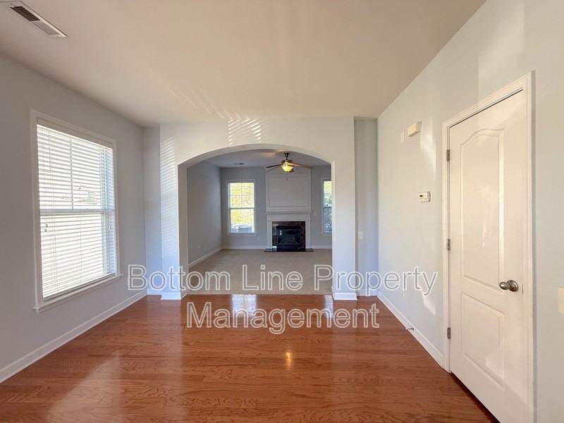 2420 Early Flight Dr - Photo 7 of 36