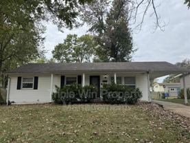 220 Falcon Dr - Photo 1 of 1