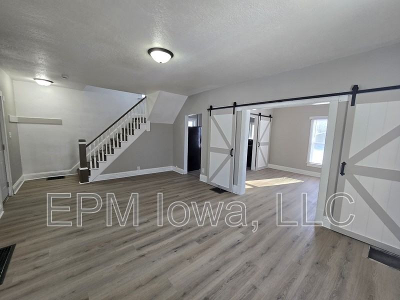 827 Dawson St - Photo 6 of 28