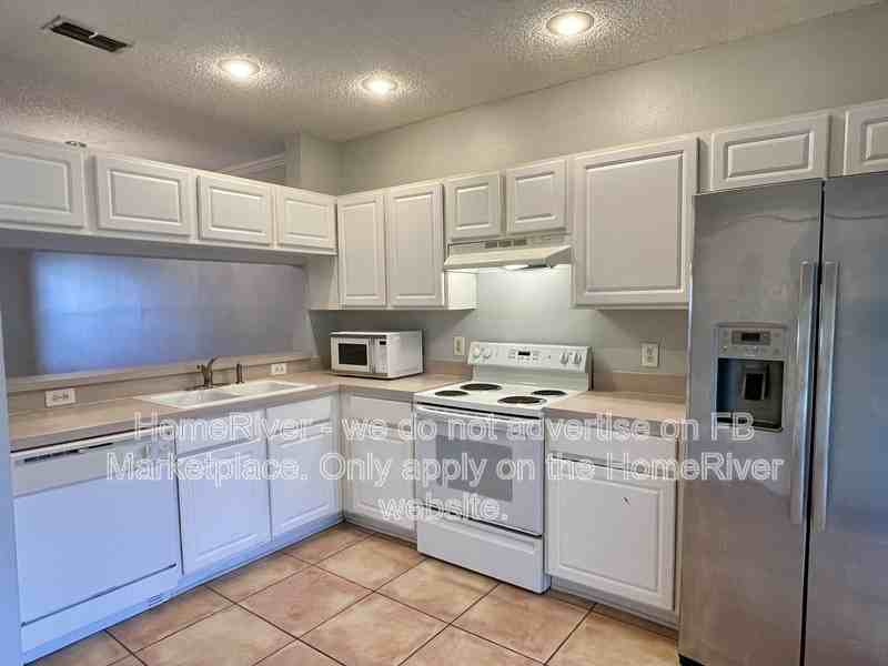 8546 Hunters Key Cir - Photo 7 of 26