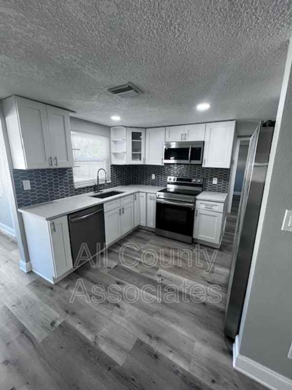 7821 Flintlock Dr - Photo 5 of 18