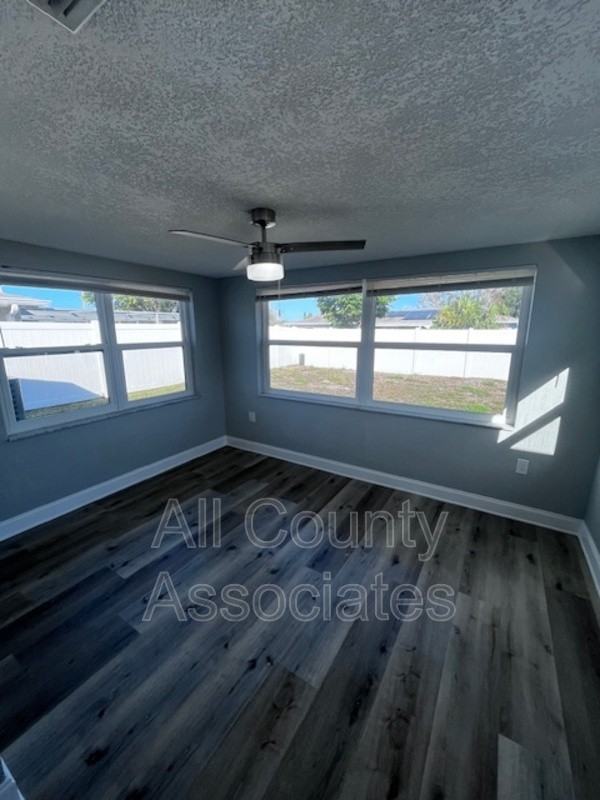 7821 Flintlock Dr - Photo 7 of 18