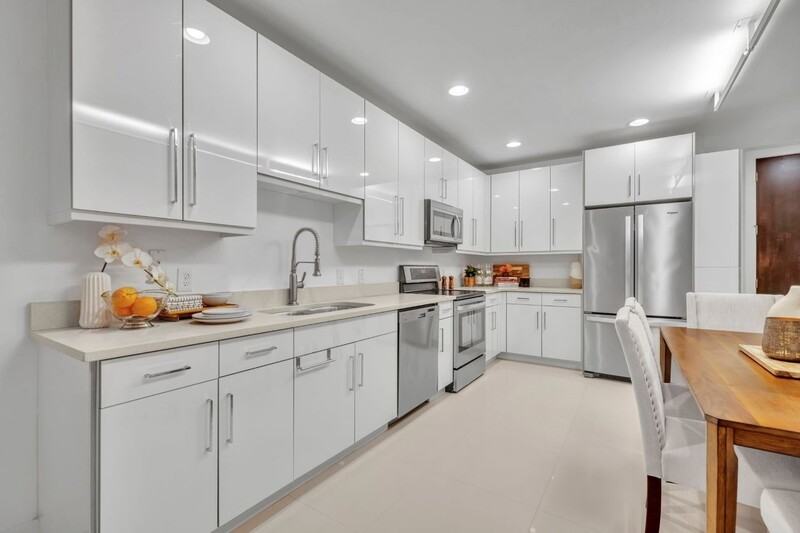 438 W Swoope Ave - Photo 4 of 30