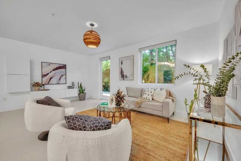 438 W Swoope Ave - Photo 7 of 30