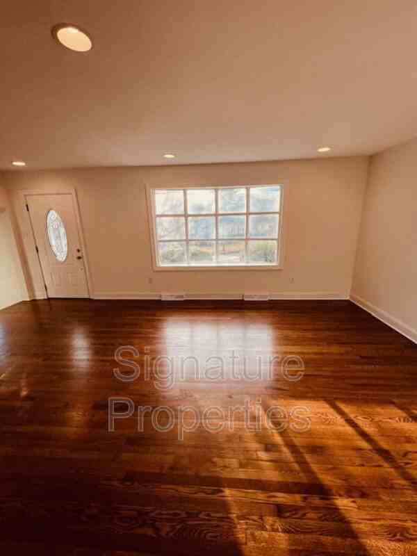 936 Weaver Ave - Photo 5 of 30