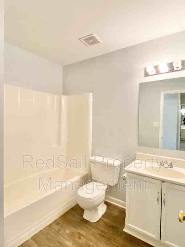 23 Riverchase Dr - Photo 7 of 13