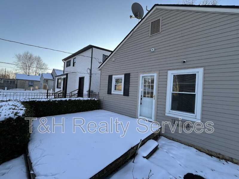 4651 Norwaldo Ave - Photo 5 of 20