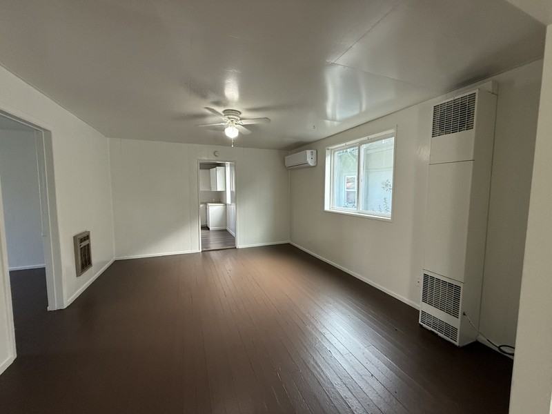 328 Se Lane Ave - Photo 4 of 25