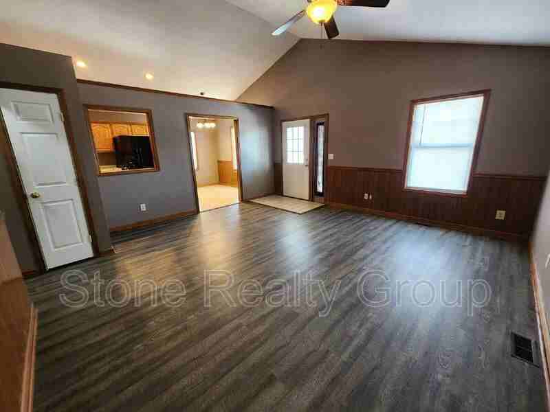 823 S 19th St - Photo 2 of 12