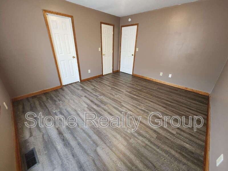 823 S 19th St - Photo 6 of 12