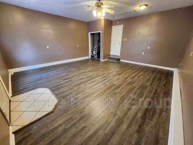 823 S 19th St - Photo 7 of 12