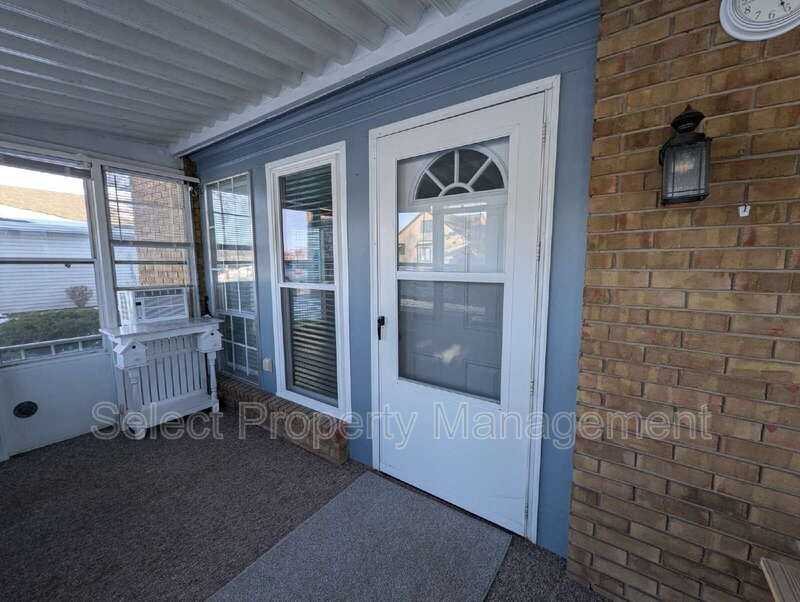 5138 Woodmark Dr - Photo 3 of 21