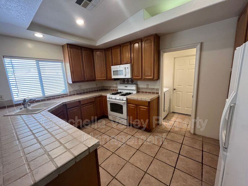 68240 Marina Rd - Photo 6 of 41