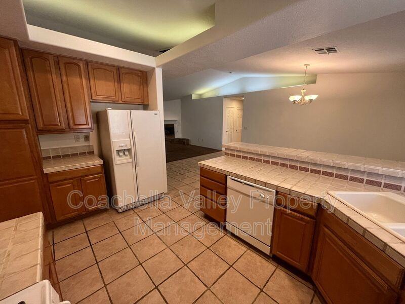 68240 Marina Rd - Photo 7 of 41