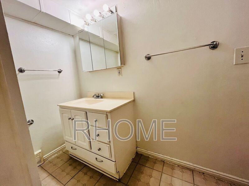 4270 S St - Photo 7 of 7