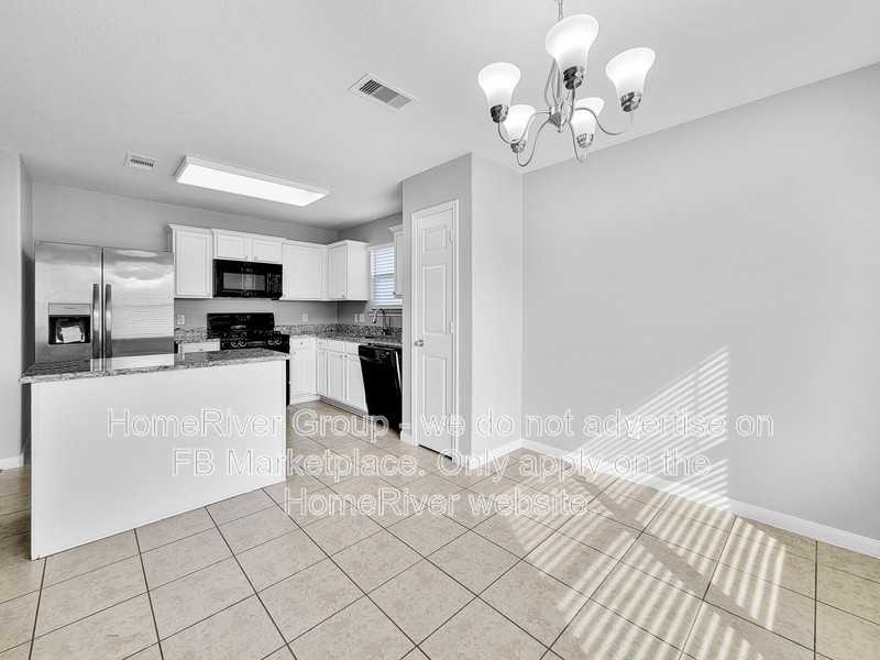 930 Paradise Rd - Photo 4 of 24