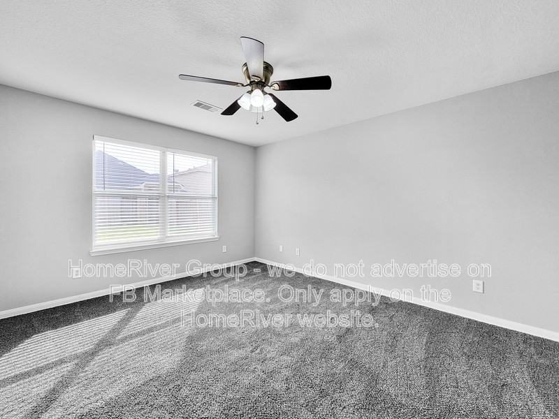 930 Paradise Rd - Photo 7 of 24