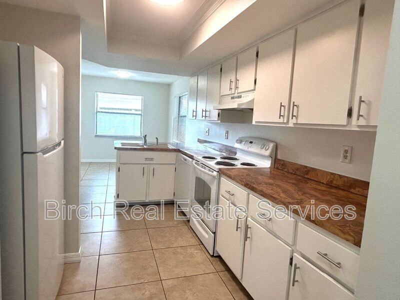 2419 Mondale Ct - Photo 6 of 27