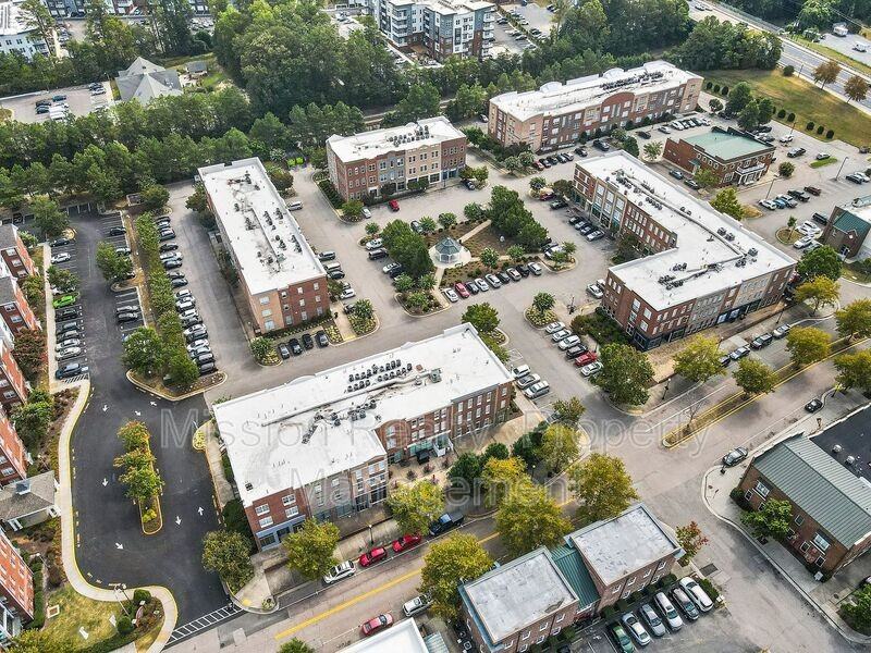 4307 Fountain Square Plz - Photo 4 of 23