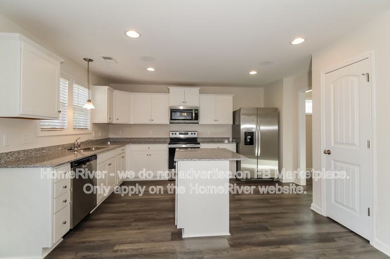 319 Niblick Dr - Photo 7 of 22