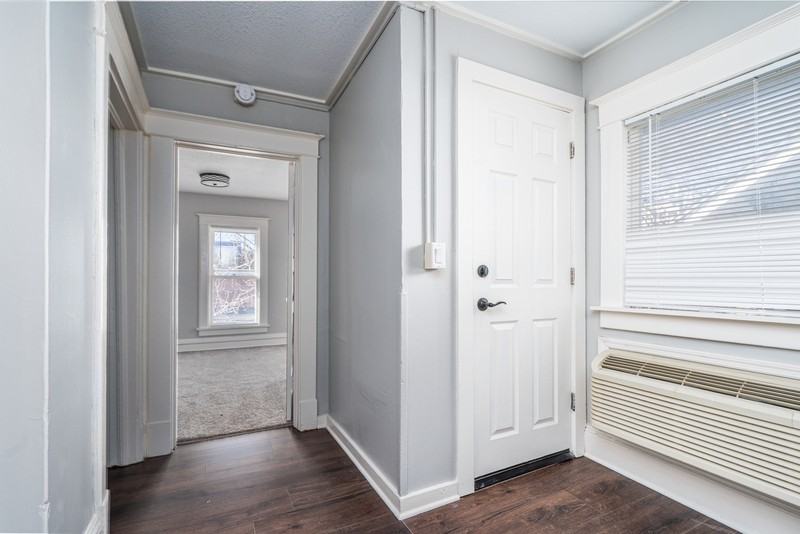 1228 Louisiana St - Photo 4 of 13