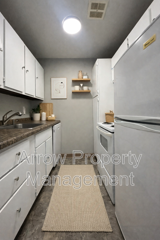 1119 E St #2 - Photo 2 of 6