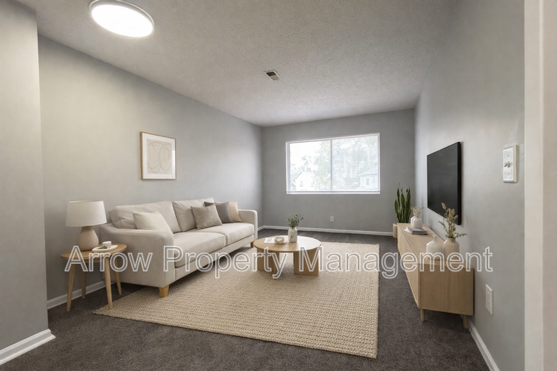 1119 E St #2 - Photo 3 of 6