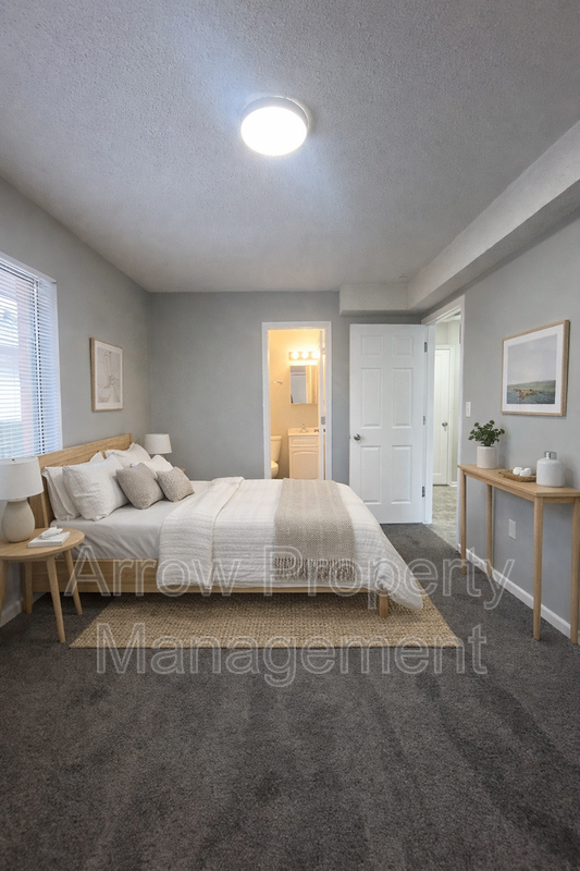 1119 E St #2 - Photo 4 of 6