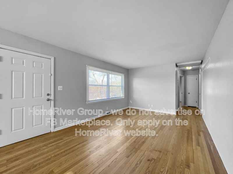 3621 N Chelsea Ave - Photo 3 of 22