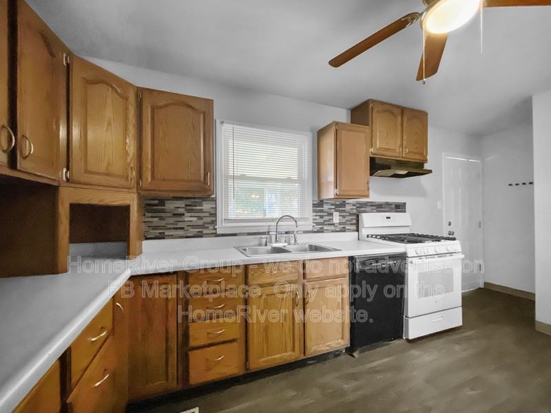 3621 N Chelsea Ave - Photo 6 of 22